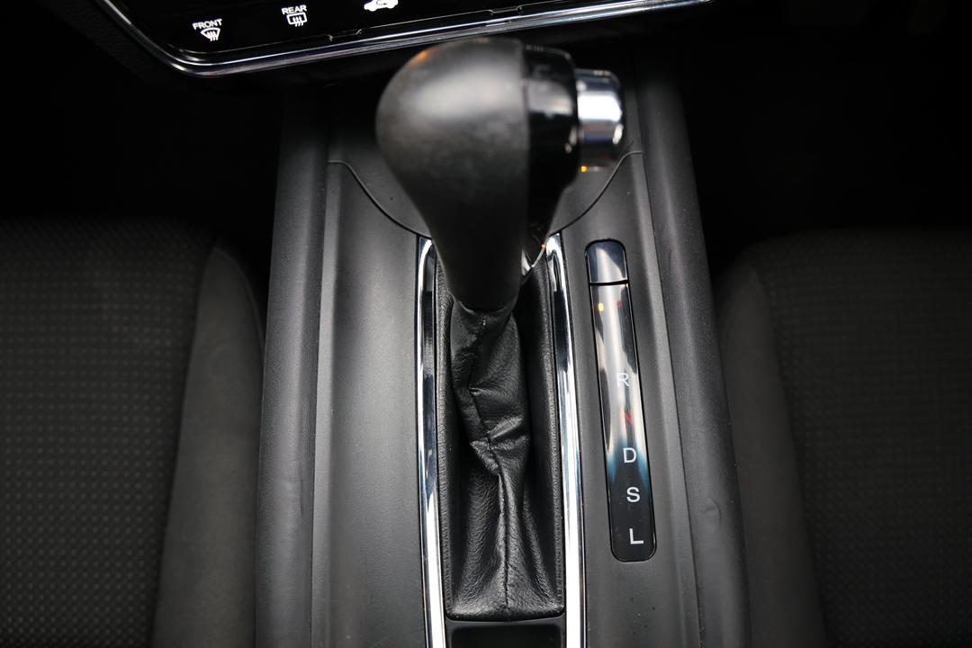 2018 Honda HR-V Vti, Automatic, 91085 km, Gear Lever 