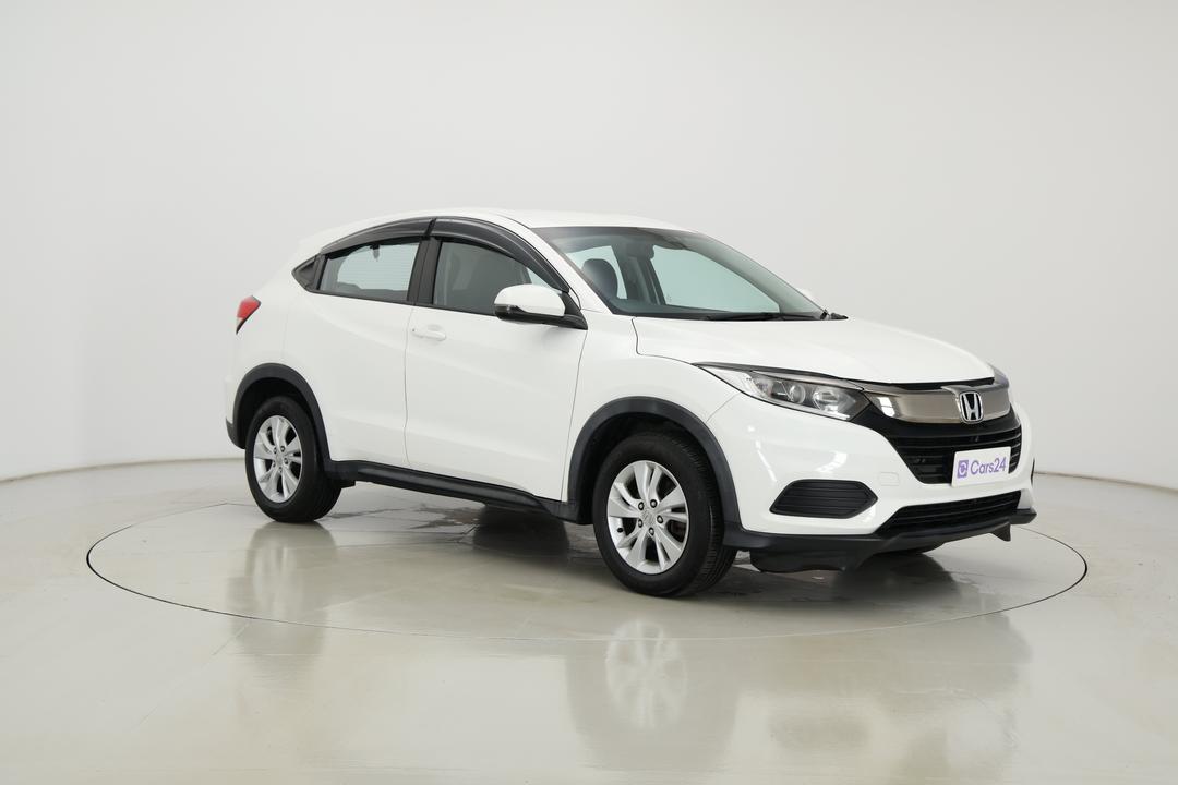 2018 Honda HR-V Vti, Automatic, 91085 km, Right Front Diagonal (45- Degree) View