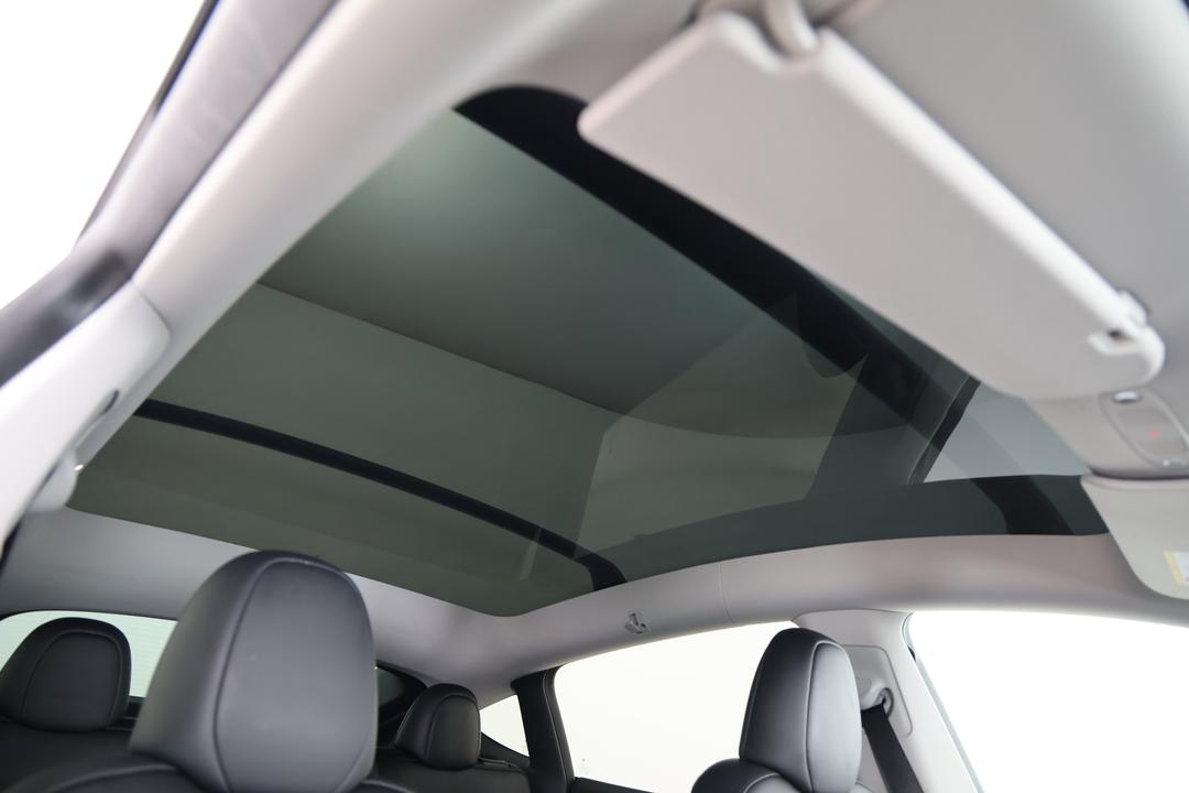 2022 Tesla Model Y Rear-wheel Drive, Automatic, 31741 km, Interior Sunroof/Moonroof