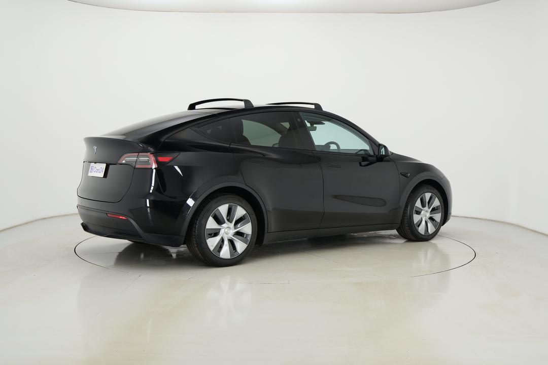 2022 Tesla Model Y Rear-wheel Drive, Automatic, 31741 km, Right Back Diagonal (45- Degree) View