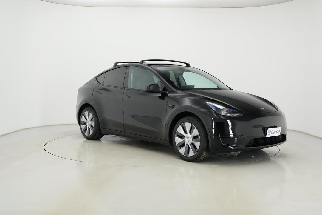 2022 Tesla Model Y Rear-wheel Drive, Automatic, 31741 km, Right Front Diagonal (45- Degree) View