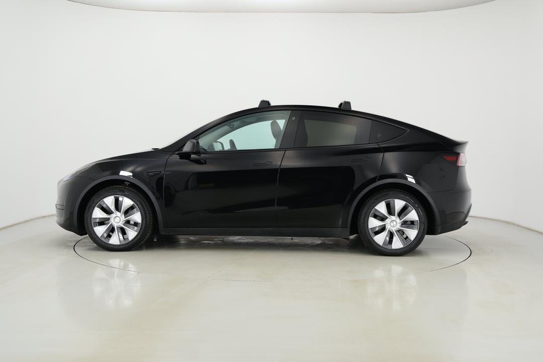 2022 Tesla Model Y Rear-wheel Drive, Automatic, 31741 km, Left Side View
