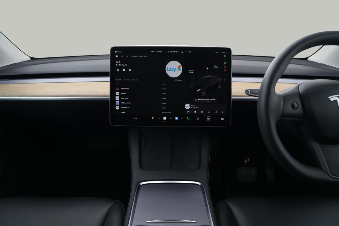 2022 Tesla Model Y Rear-wheel Drive, Automatic, 31741 km, Center Console
