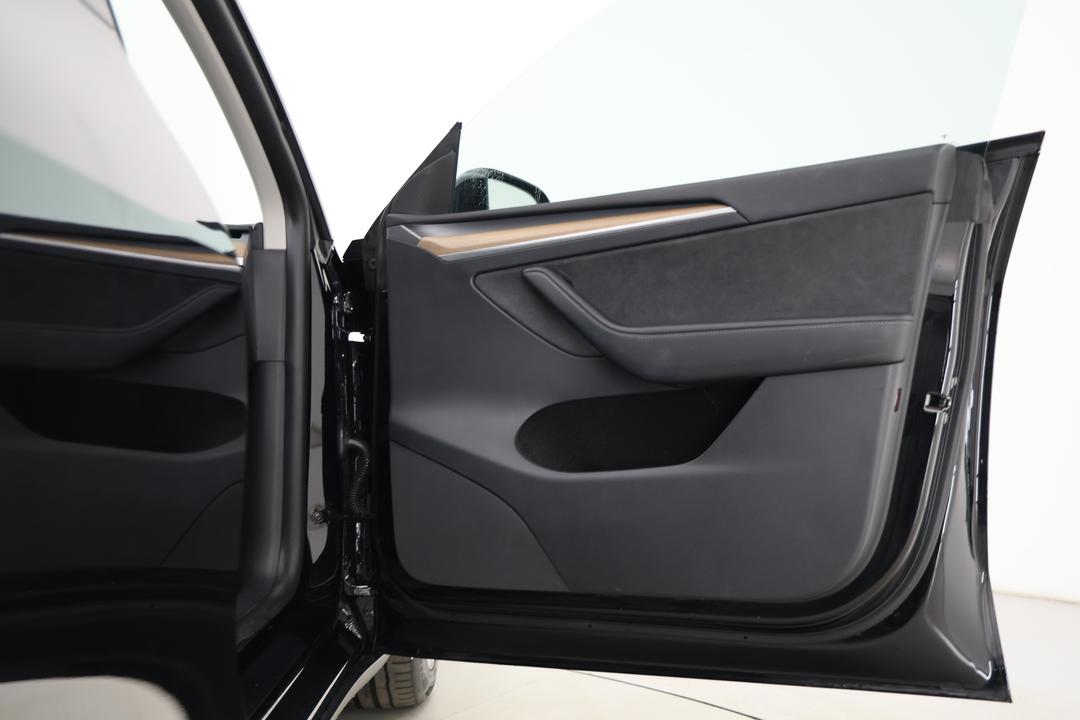 2022 Tesla Model Y Rear-wheel Drive, Automatic, 31741 km, Speaker View