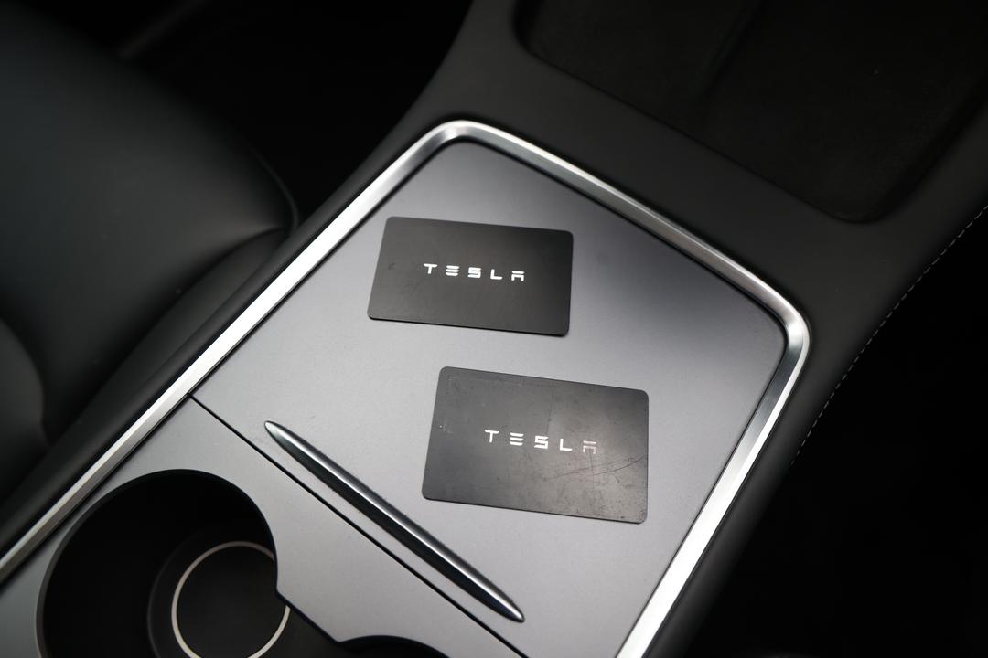 2022 Tesla Model Y Rear-wheel Drive, Automatic, 31741 km, Key Close-up
