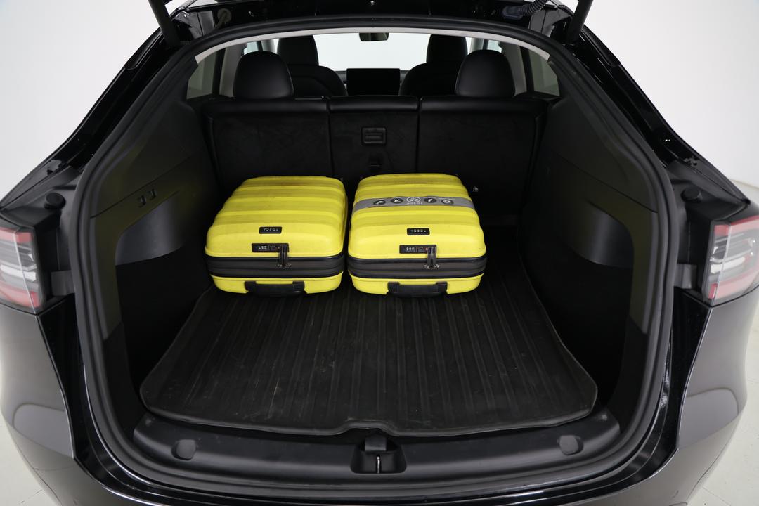 2022 Tesla Model Y Rear-wheel Drive, Automatic, 31741 km, Boot Inside View with Luggage