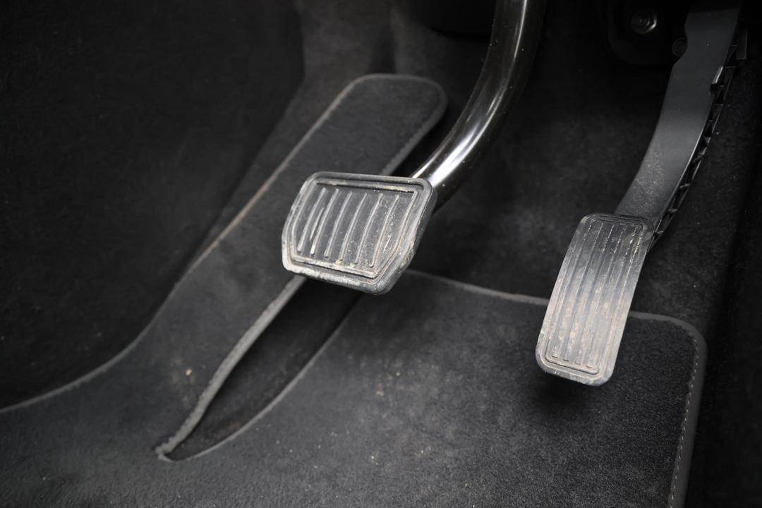 2022 Tesla Model Y Rear-wheel Drive, Automatic, 31741 km, Pedals and Footmat
