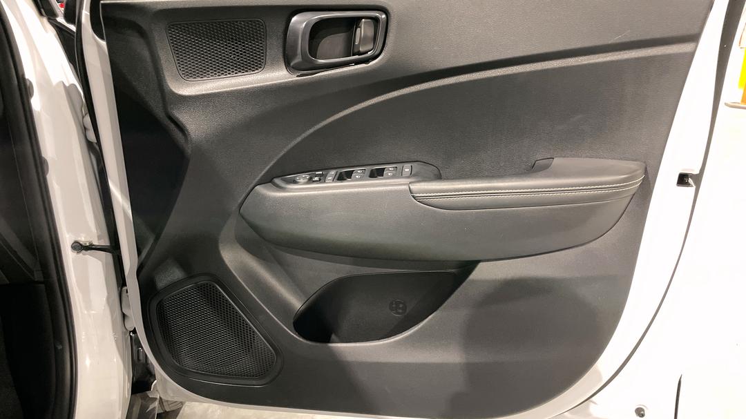 2023 Hyundai Venue Active, Automatic, 34314 km, Speaker View
