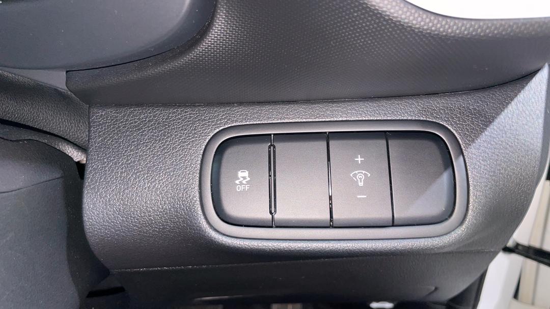 2023 Hyundai Venue Active, Automatic, 34314 km, Utility Switches/Buttons
