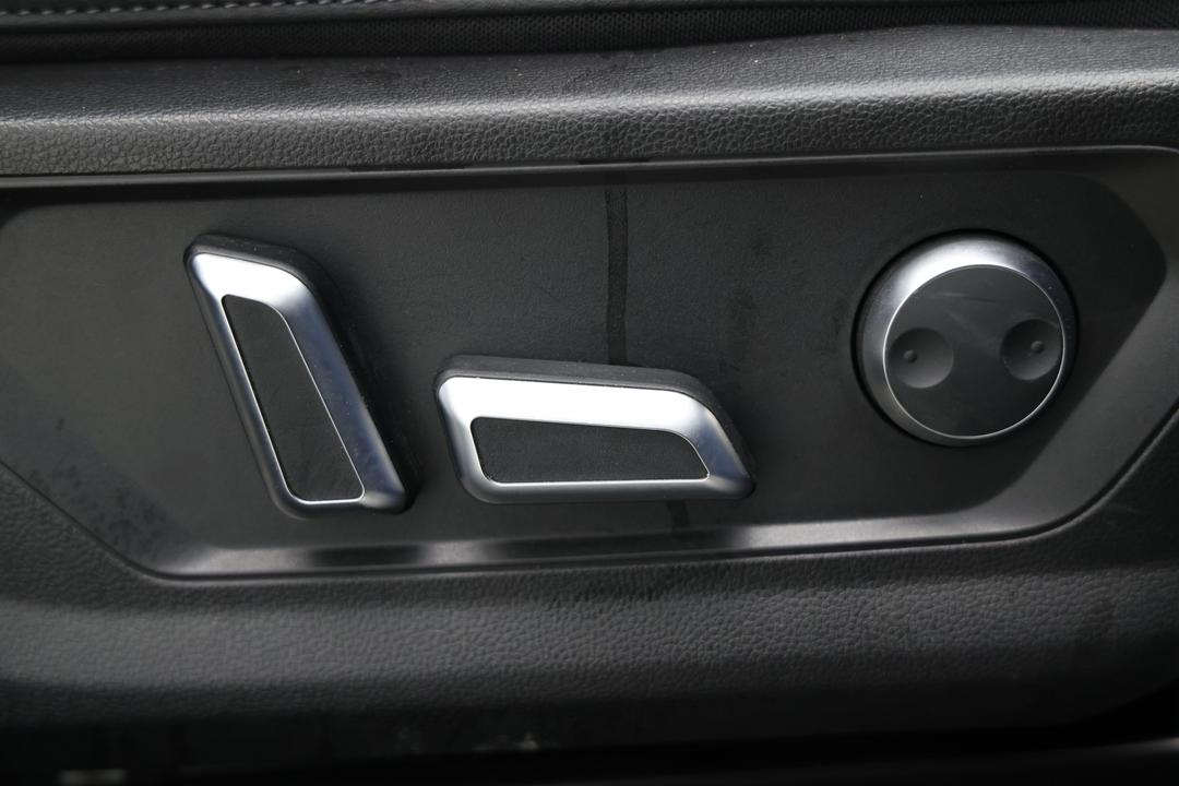 2023 GWM Haval H6 Ultra, Automatic, 24482 km, Right Side Front Door Cabin View
