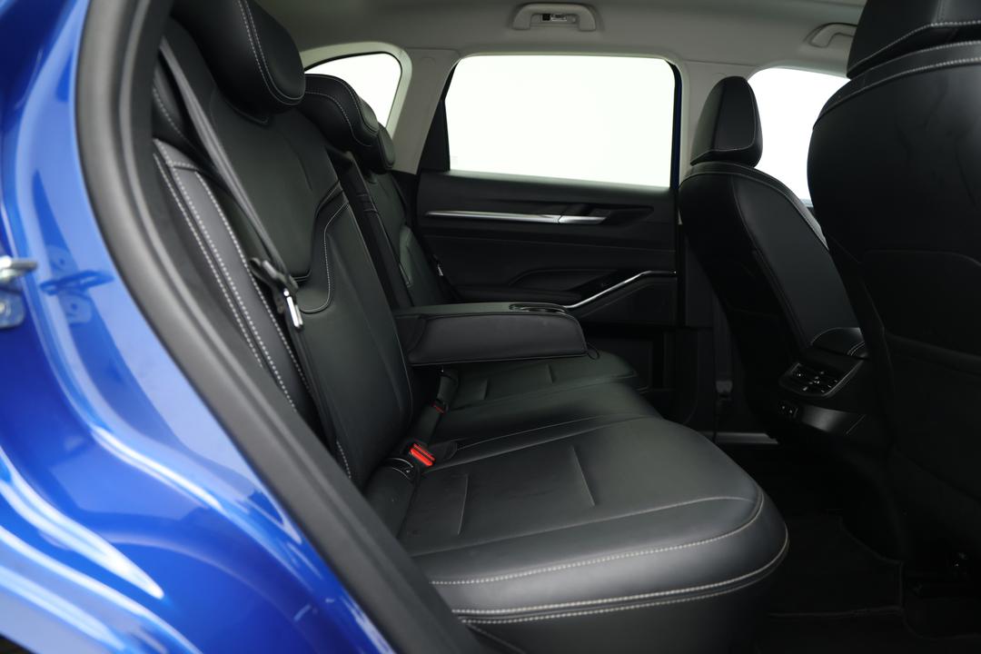 2023 GWM Haval H6 Ultra, Automatic, 24482 km, Right Side Rear Door Cabin View