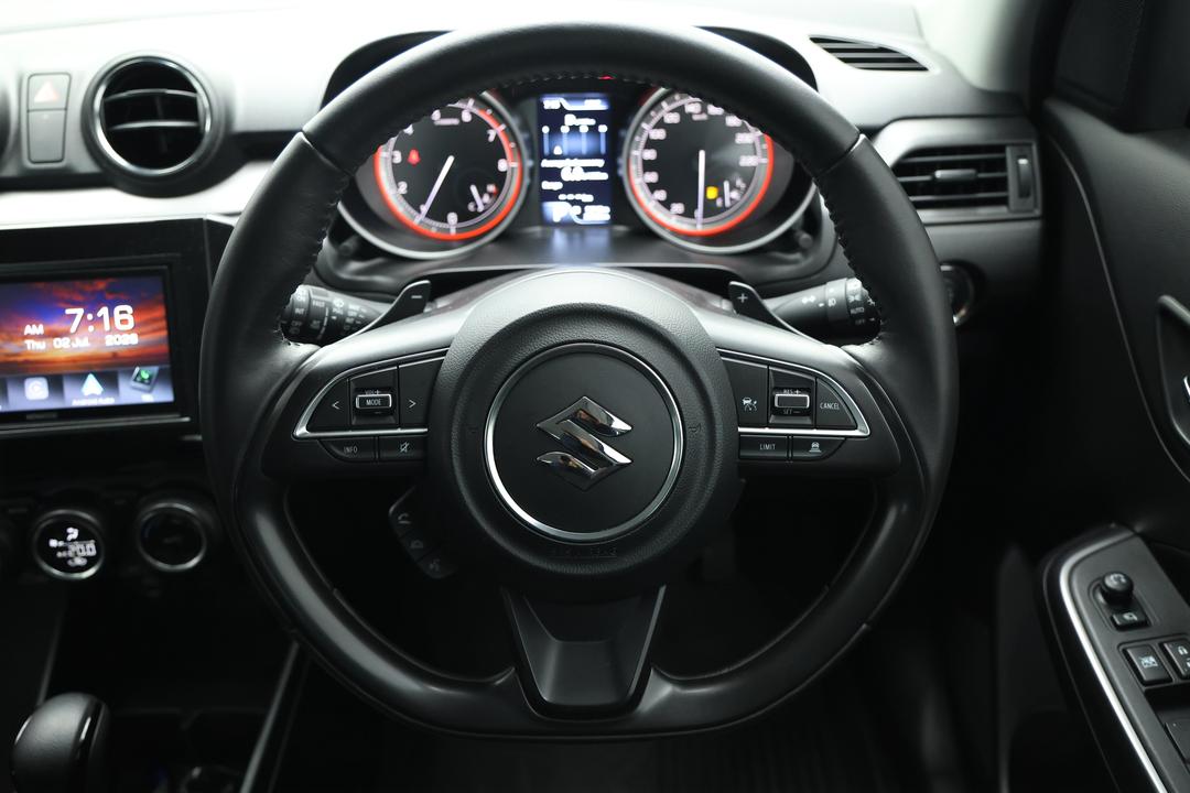2023 Suzuki Swift Glx Turbo, Automatic, 22463 km, Center Console