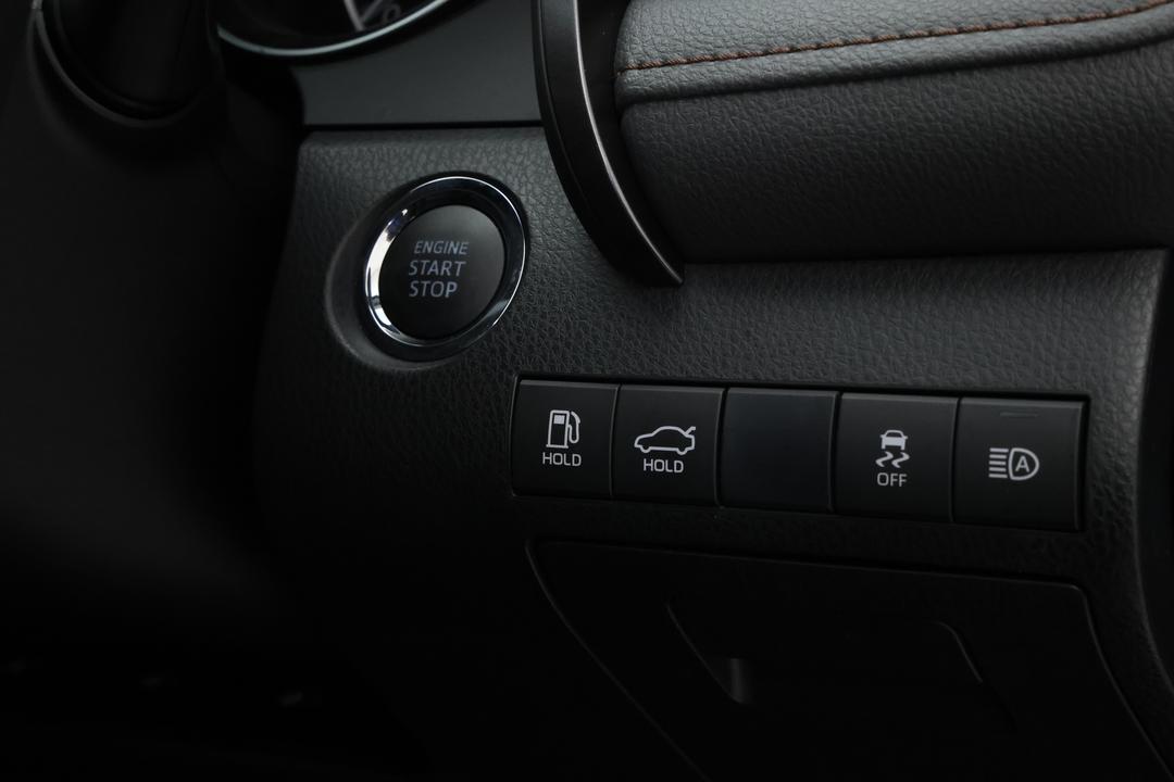 2020 Toyota Camry Ascent Sport, Automatic, 22181 km, Utility Switches/Buttons
