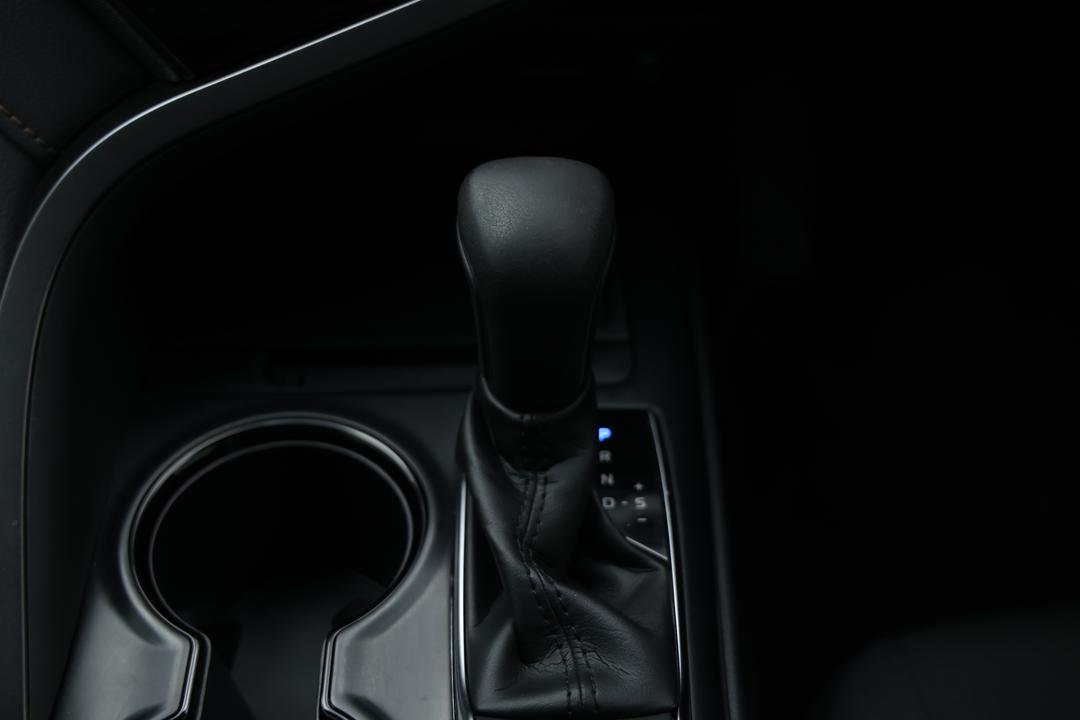 2020 Toyota Camry Ascent Sport, Automatic, 22181 km, Gear Lever 