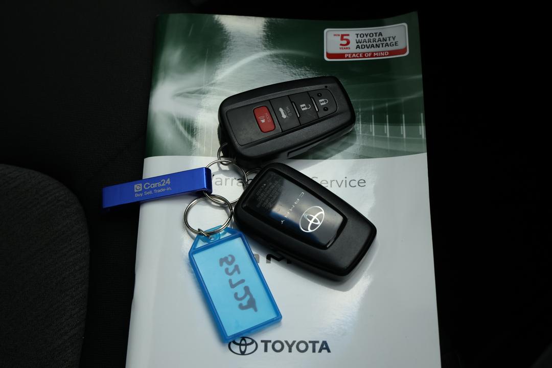2020 Toyota Camry Ascent Sport, Automatic, 22181 km, Key Close-up