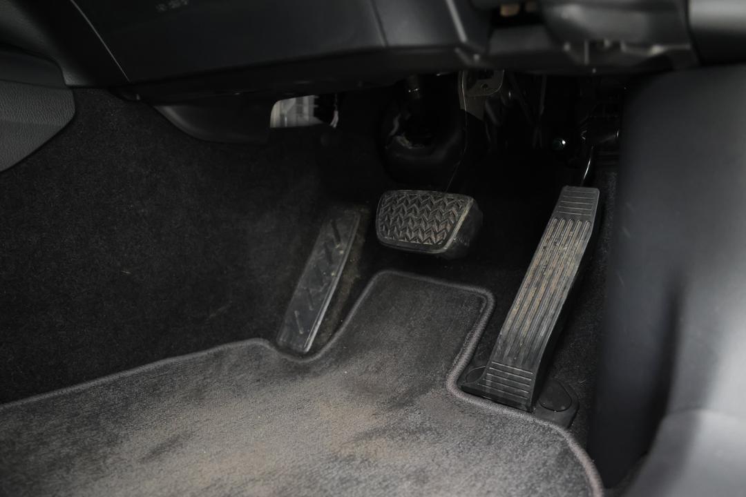 2020 Toyota Camry Ascent Sport, Automatic, 22181 km, Pedals and Footmat