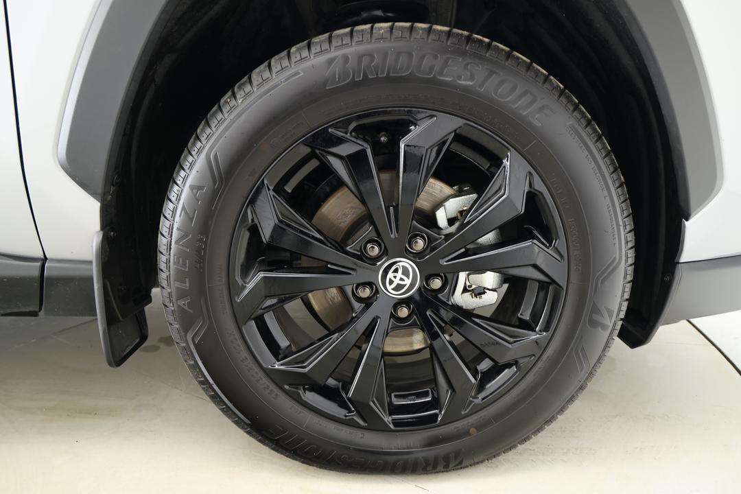 2025 Toyota RAV4 Cruiser (AWD) Hybrid, Automatic, 4124 km, Right Front Wheel