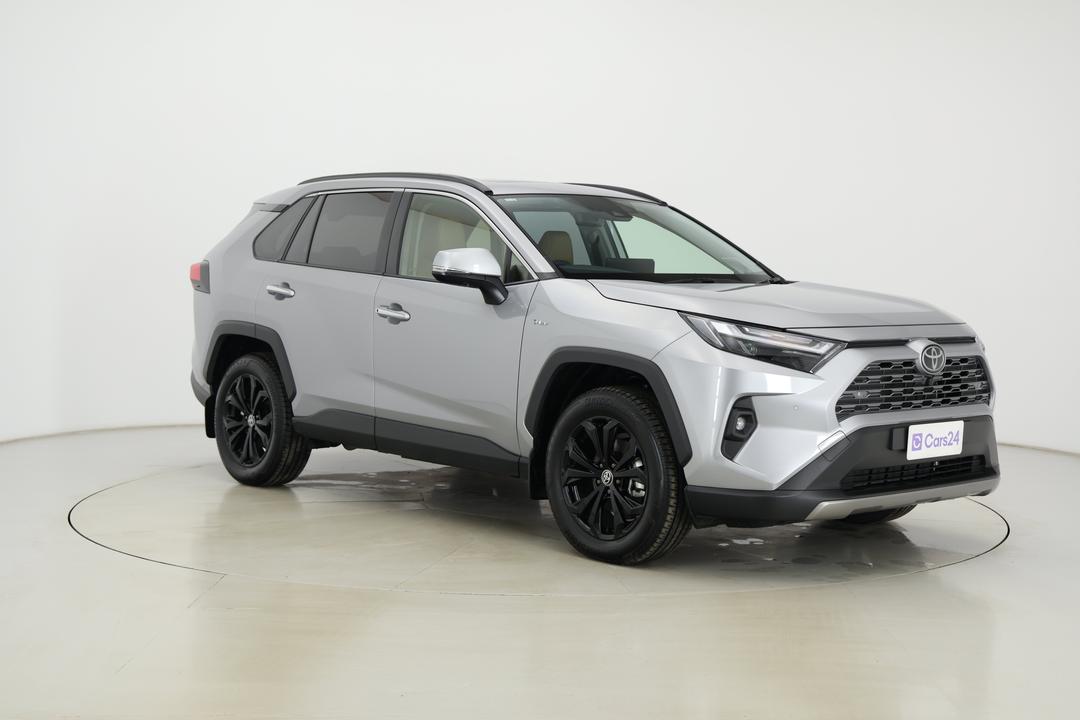 2025 Toyota RAV4 Cruiser (AWD) Hybrid, Automatic, 4124 km, Right Front Diagonal (45- Degree) View