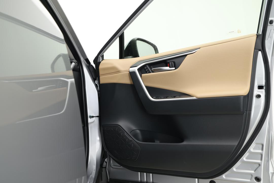 2025 Toyota RAV4 Cruiser (AWD) Hybrid, Automatic, 4124 km, Speaker View
