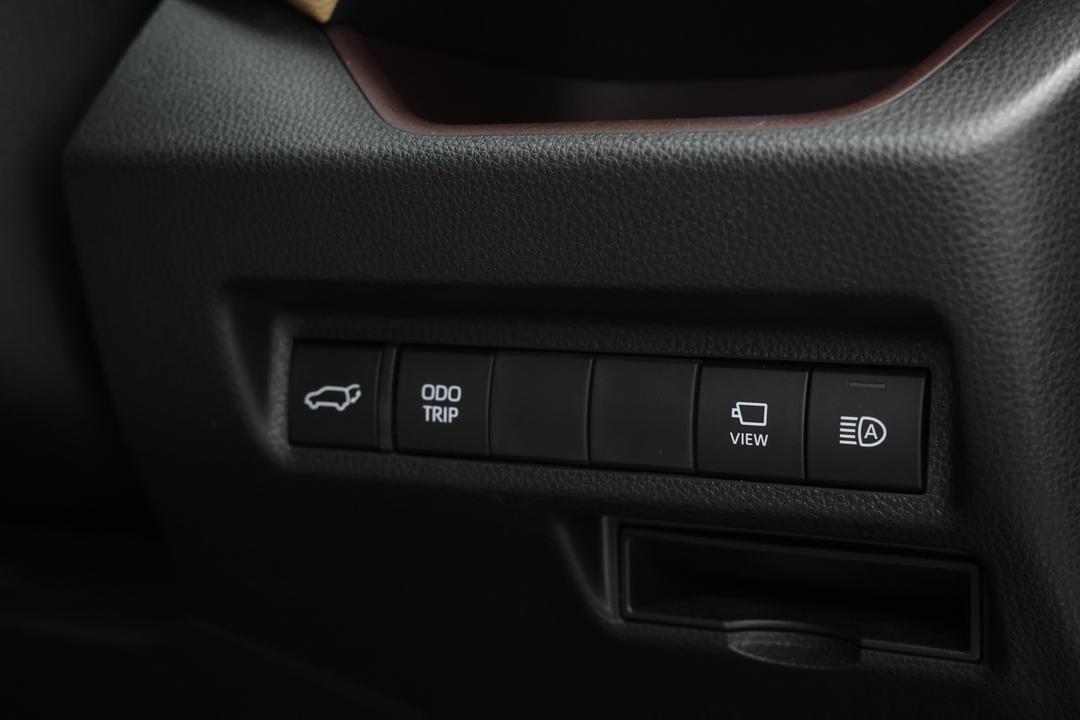 2025 Toyota RAV4 Cruiser (AWD) Hybrid, Automatic, 4124 km, Utility Switches/Buttons