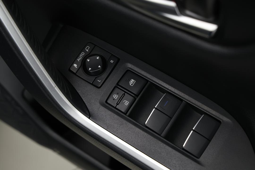 2021 Toyota RAV4 Cruiser (AWD) Hybrid, Automatic, 54559 km, Drivers Side Door Panel Controls