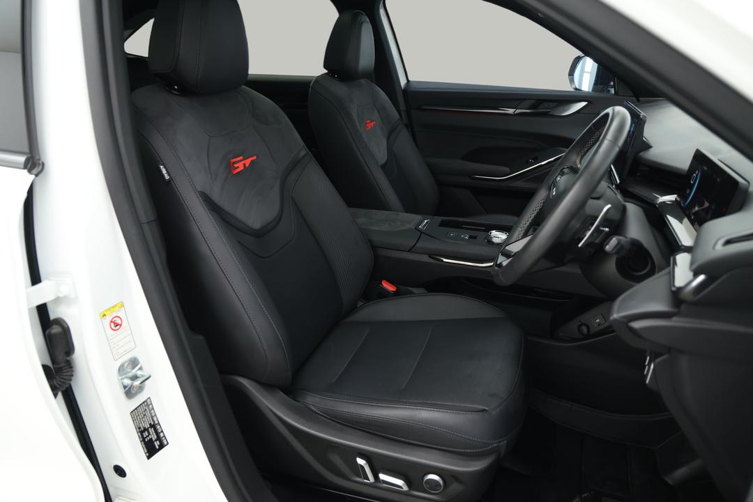2023 GWM Haval H6gt Ultra (4WD), Automatic, 47246 km, Right Side Front Door Cabin View
