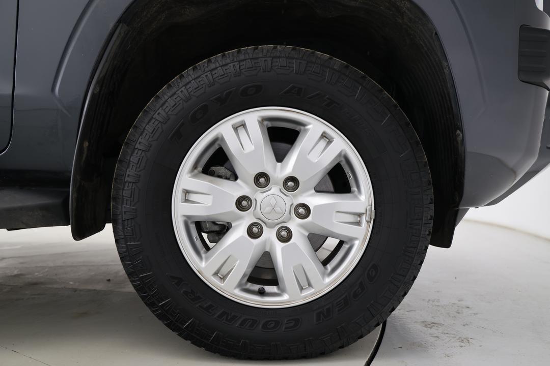 2024 Mitsubishi Triton Glx+ (4x4), Automatic, 16170 km, Right Front Wheel