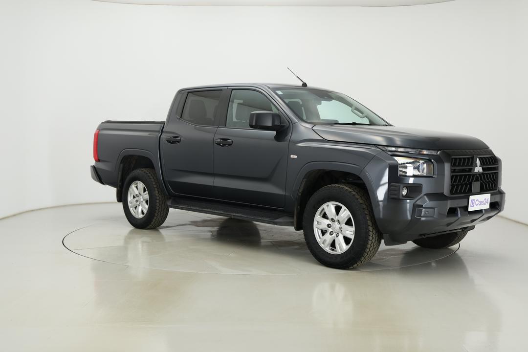 2024 Mitsubishi Triton Glx+ (4x4), Automatic, 16170 km, Right Front Diagonal (45- Degree) View