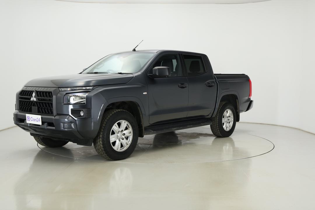 2024 Mitsubishi Triton Glx+ (4x4), Automatic, 16170 km, Left Front Diagonal (45- Degree) View