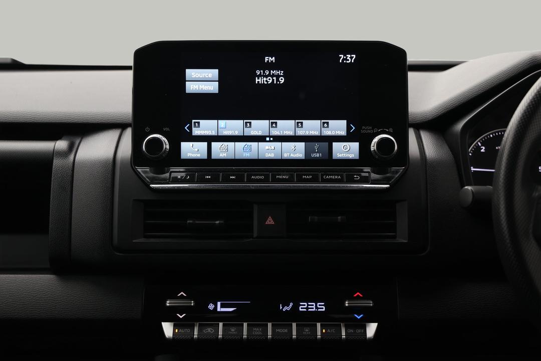 2024 Mitsubishi Triton Glx+ (4x4), Automatic, 16170 km, Center Console
