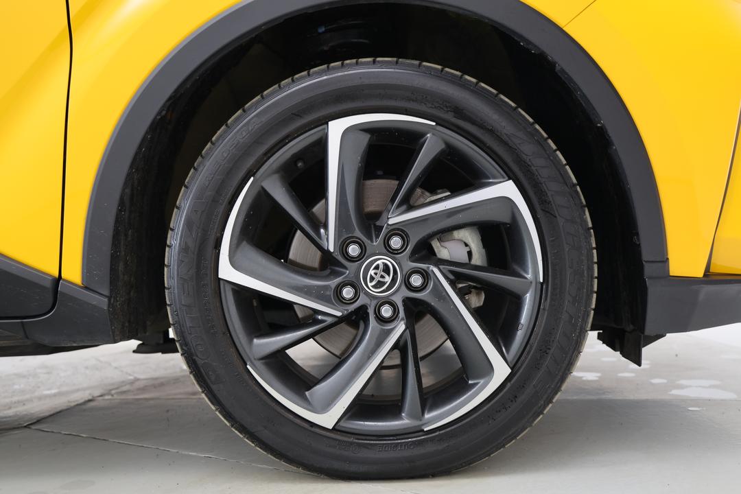 2022 Toyota C-HR Koba (2WD) Hybrid, Automatic, 58114 km, Right Front Wheel