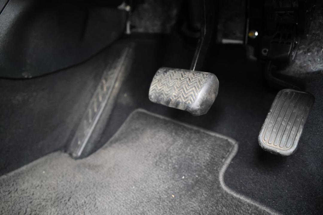 2022 Toyota C-HR Koba (2WD) Hybrid, Automatic, 58114 km, Pedals and Footmat