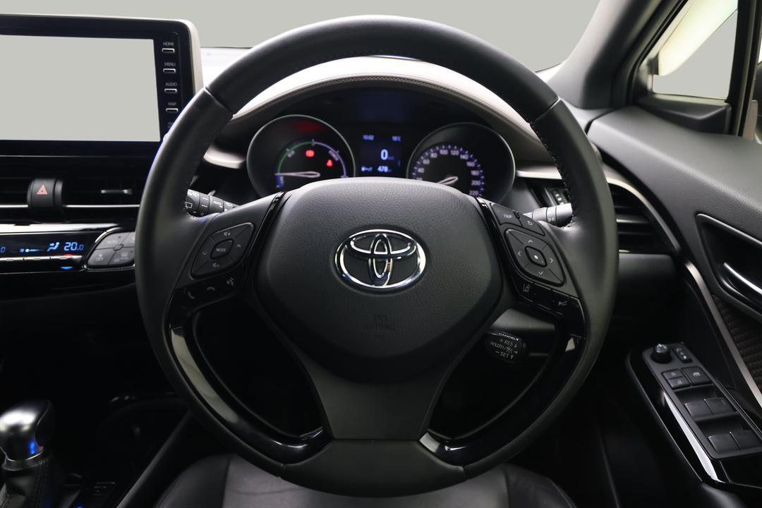 2022 Toyota C-HR Koba (2WD) Hybrid, Automatic, 58114 km, Steering Wheel Close-up