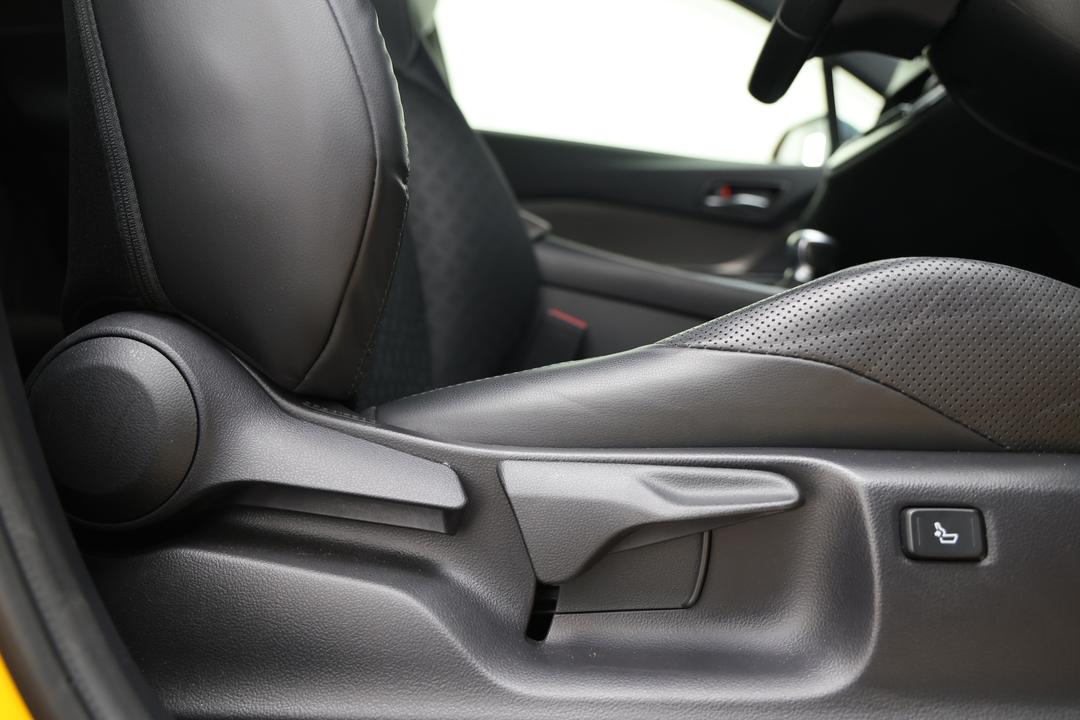 2022 Toyota C-HR Koba (2WD) Hybrid, Automatic, 58114 km, Drivers Side Adjustment Panel