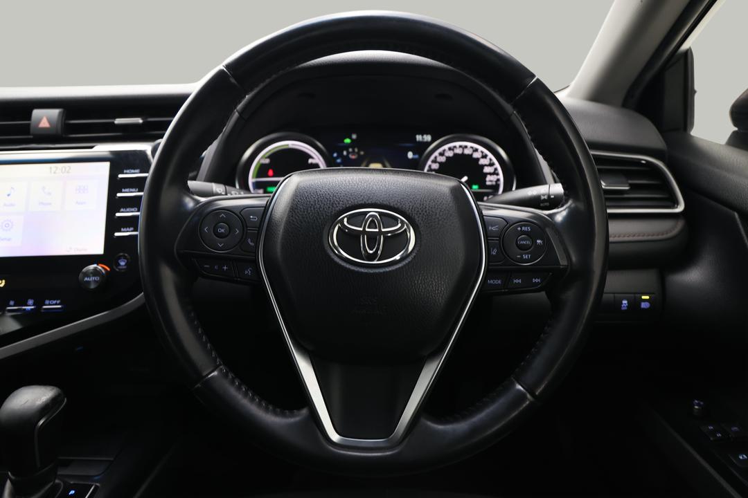 2020 Toyota Camry Ascent Sport Hybrid, Automatic, 137194 km, Steering Wheel Close-up