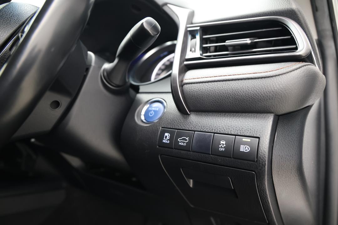 2020 Toyota Camry Ascent Sport Hybrid, Automatic, 137194 km, Utility Switches/Buttons