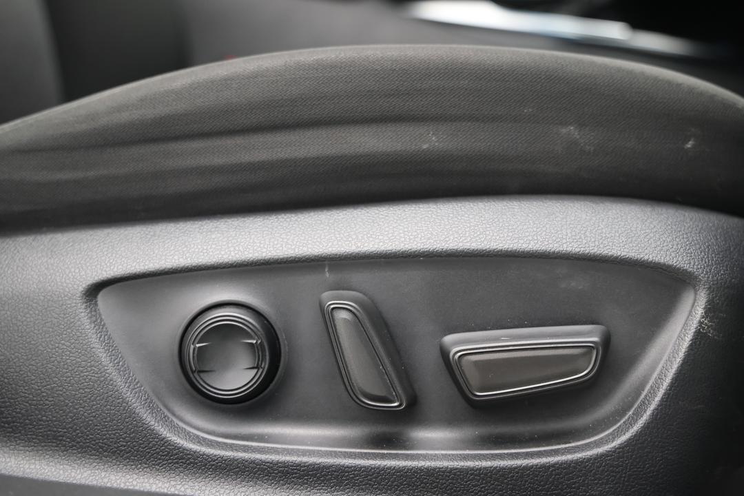 2020 Toyota Camry Ascent Sport Hybrid, Automatic, 137194 km, Drivers Side Adjustment Panel