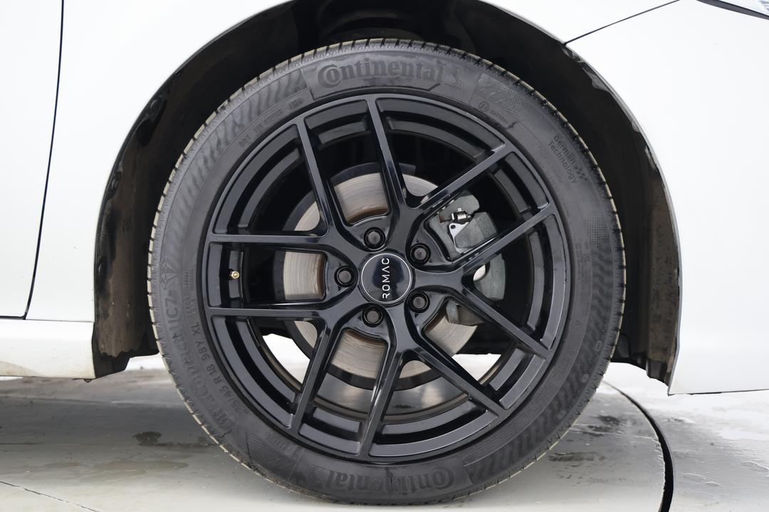 2020 Toyota Camry Ascent Sport Hybrid, Automatic, 137194 km, Right Front Wheel