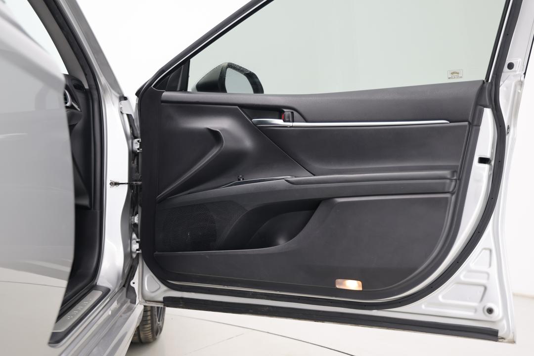2020 Toyota Camry Ascent Sport Hybrid, Automatic, 137194 km, Speaker View