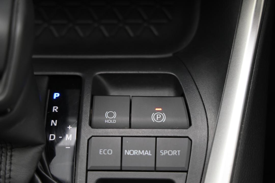 2023 Toyota RAV4 Gx (2WD), Automatic, 69456 km, Handbrake