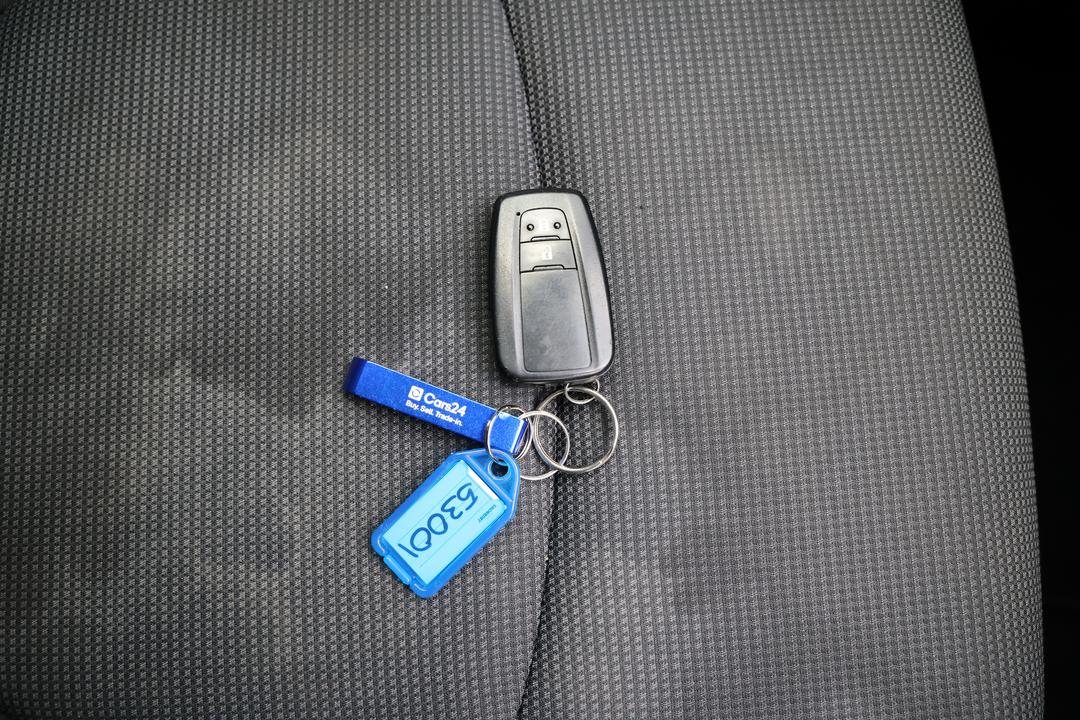2023 Toyota RAV4 Gx (2WD), Automatic, 69456 km, Key Close-up