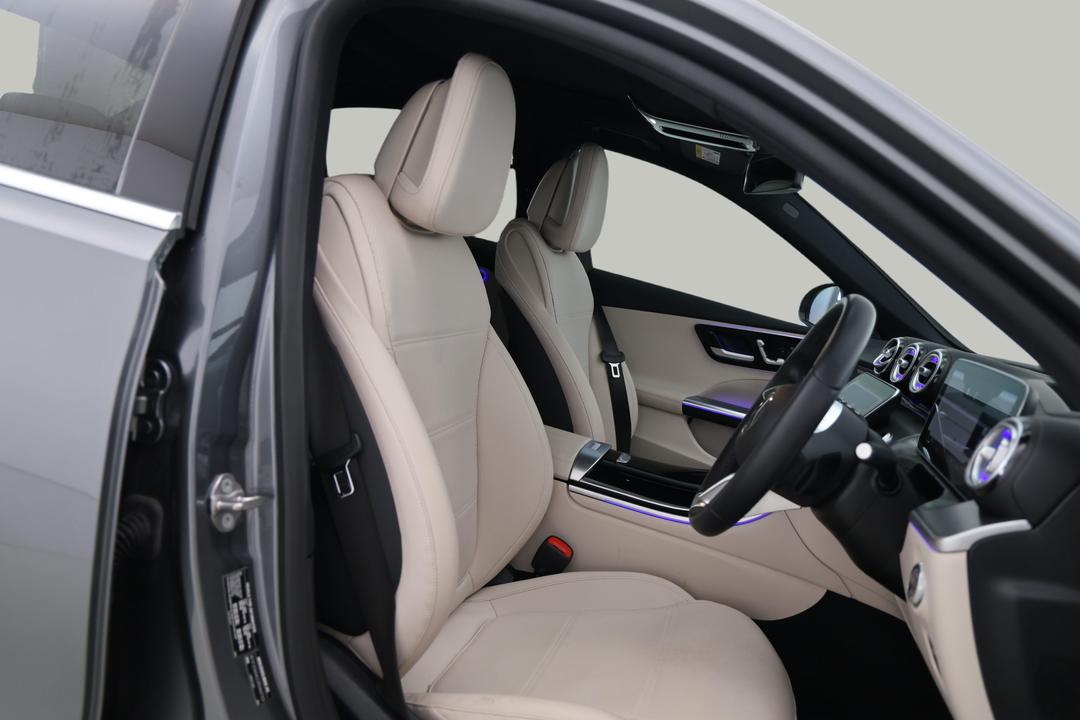 2022 Mercedes-benz C200 Edition C Mhev, Automatic, 30428 km, Right Side Front Door Cabin View
