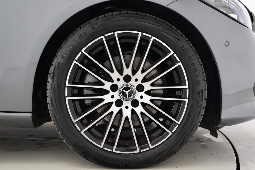 2022 Mercedes-benz C200 Edition C Mhev, Automatic, 30428 km, Right Front Wheel