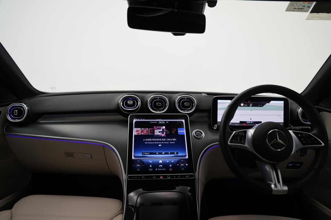 2022 Mercedes-benz C200 Edition C Mhev, Automatic, 30428 km, Dashboard View
