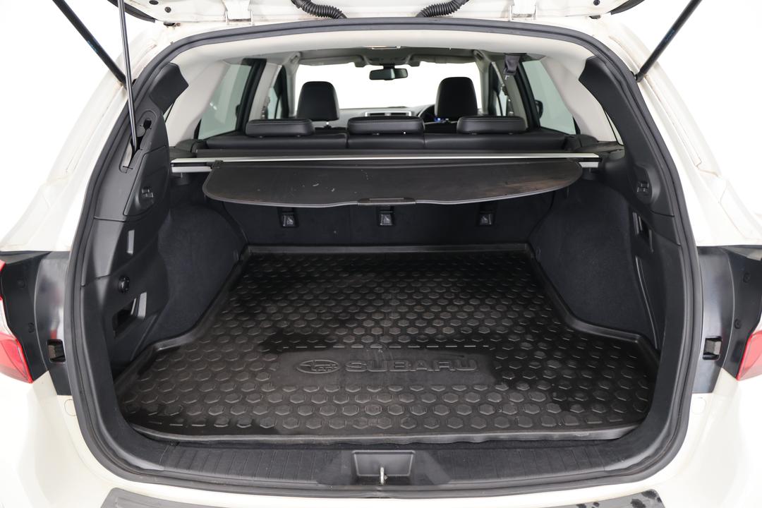 2020 Subaru Outback 2.5i Premium AWD, Automatic, 102057 km, Boot Inside View