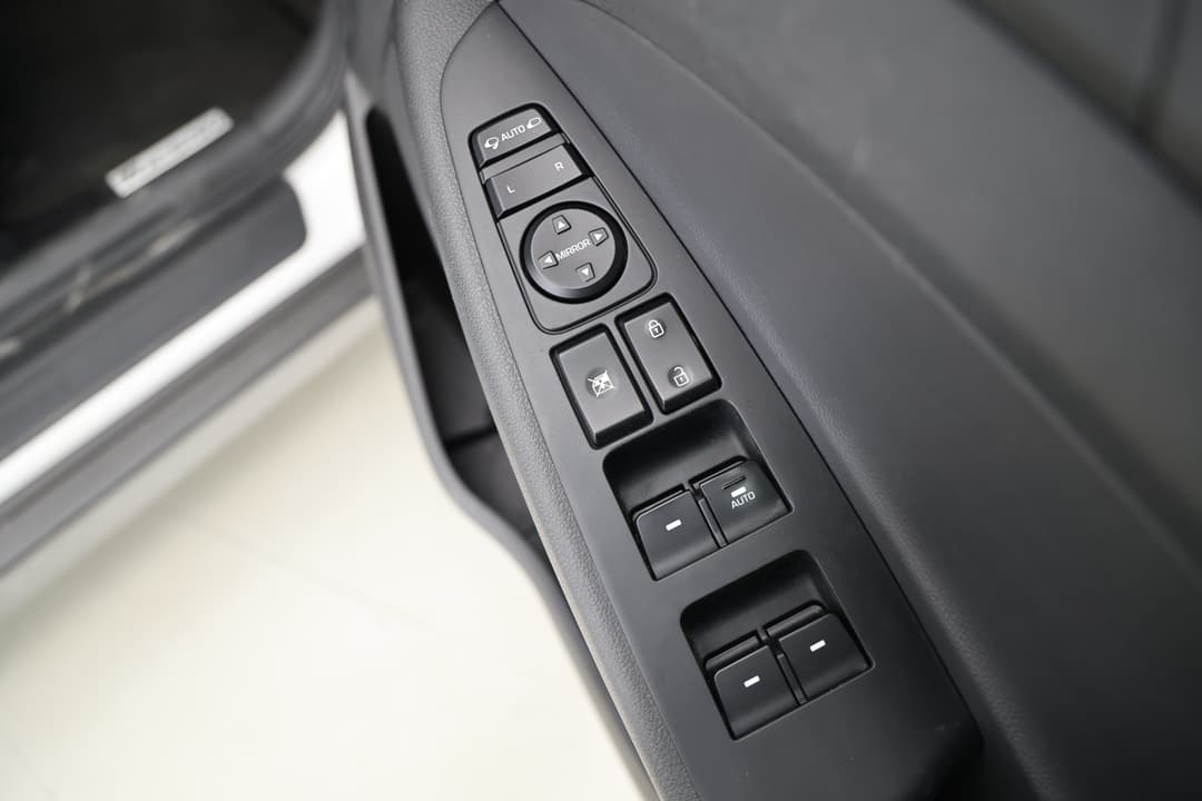 2017 Hyundai Tucson Active X (FWD), Automatic, 100026 km, Utility Switches/Buttons