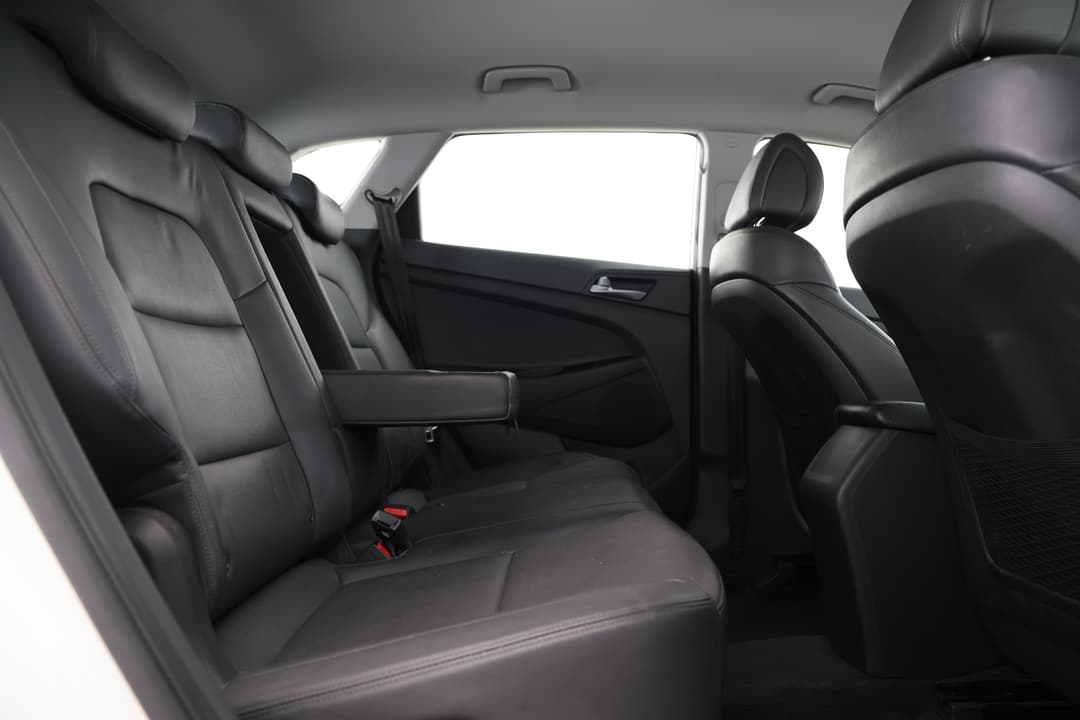 2017 Hyundai Tucson Active X (FWD), Automatic, 100026 km, Right Side Rear Door Cabin View