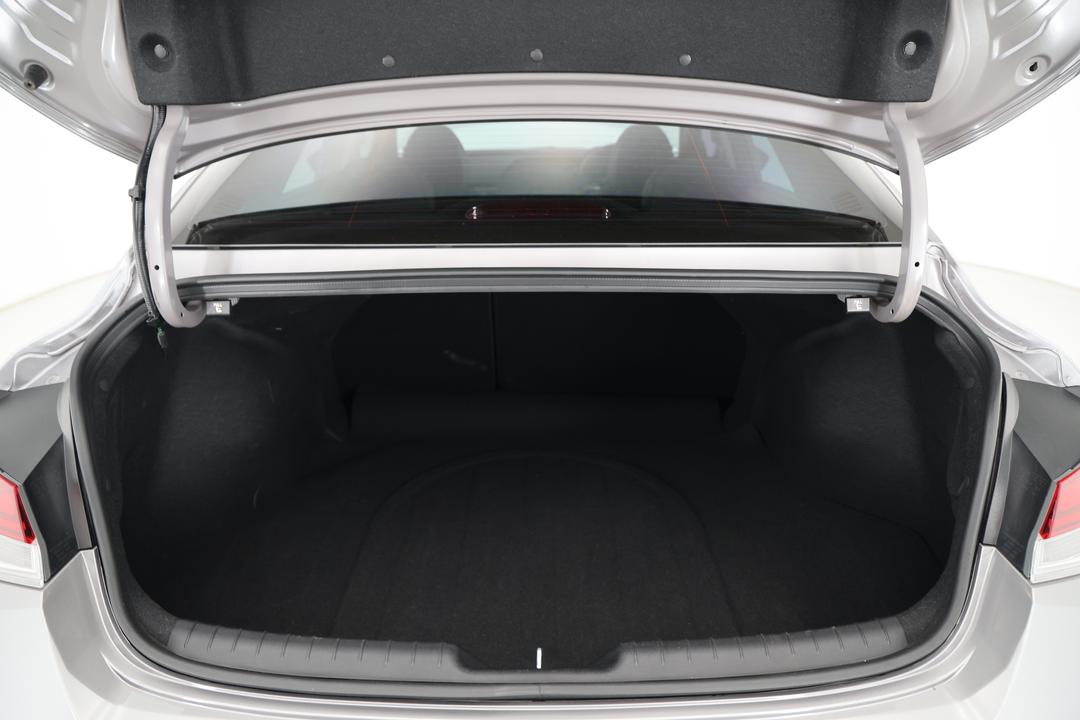2024 Hyundai i30 Elite Hev 1.6p Dct, Automatic, 19850 km, Boot Inside View