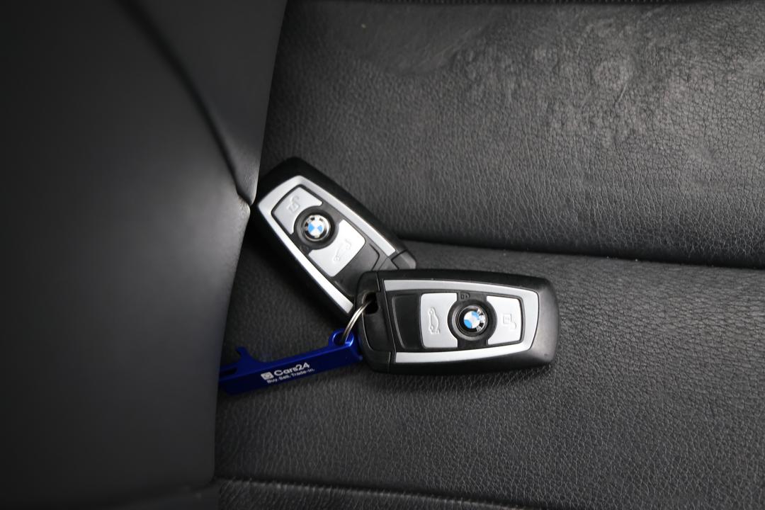 2014 BMW 3 28i Luxury Line, Automatic, 109834 km, Key Close-up