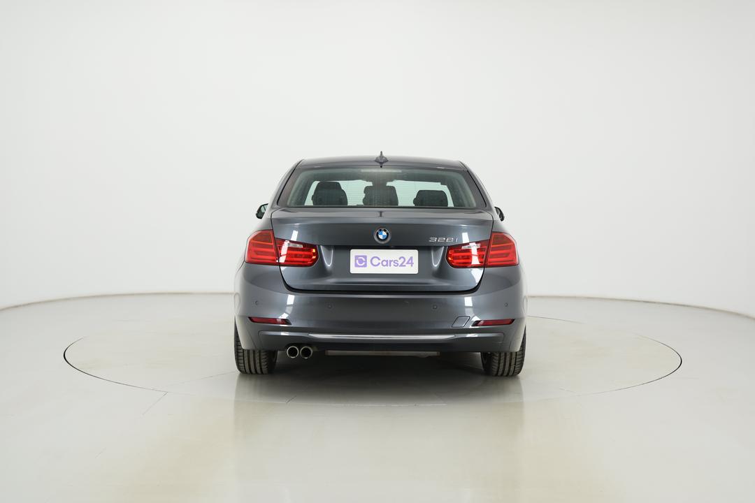 2014 BMW 3 28i Luxury Line, Automatic, 109834 km, Back/Rear View
